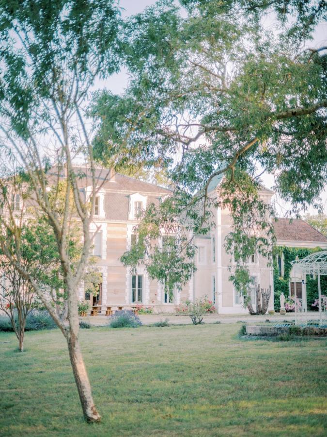 Chateau Saint-Joseph, Grand Gites 4 Etoiles En Pleine Nature Mazerolles-du-Razes Exterior photo